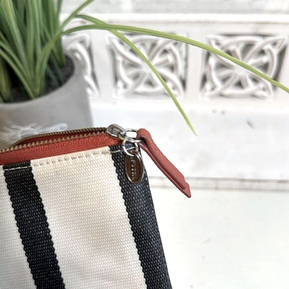 Fossil Authentic Patent Leather Wristlet Wallet, Striped - Picture 3 of 5